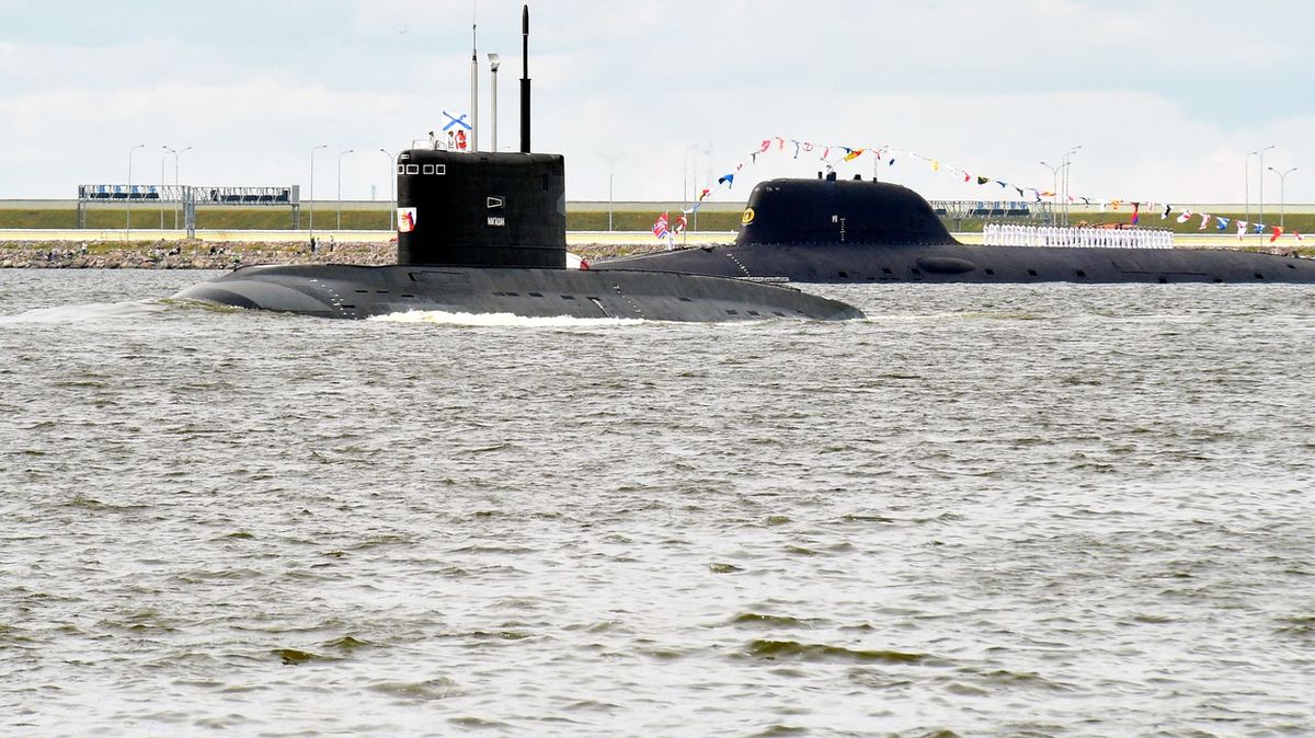 Rusové v Japonském moři odpálili rakety z nové ponorky Magadan
